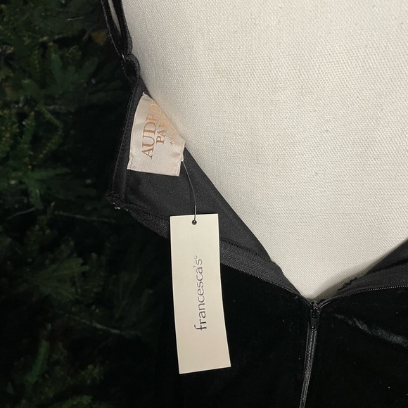 New With Tags Francesca’s Black Velvet Mini Dress With A Feathery Neckline - Picture 4 of 5